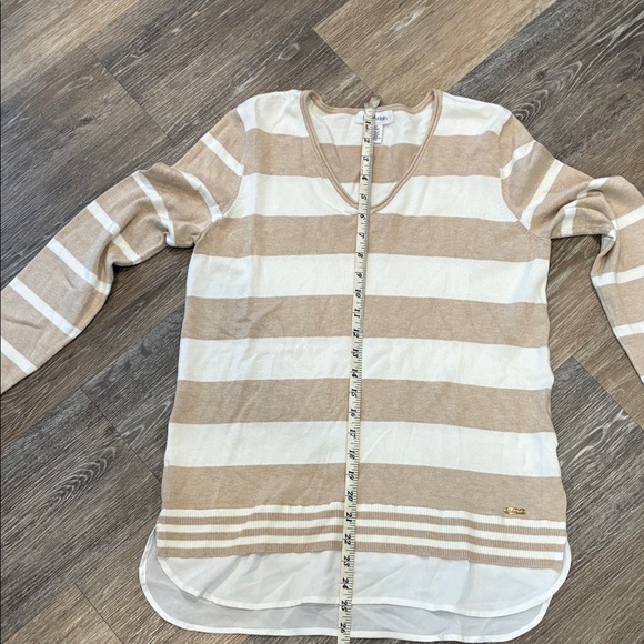 Calvin Klein Beige and White Striped V-Neck Sweater Top - Picture 5 of 9